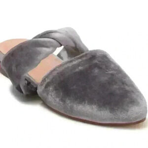 KAANAS Siena Velvet Twisted Knot Mule Size 6